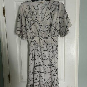 Flowy Leaf-Print Maxi Dress